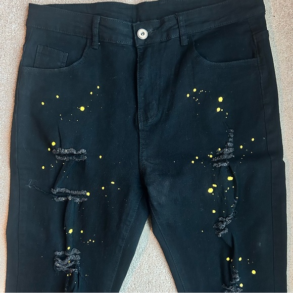 ROMWE Men’s Black Jeans with Yellow Splatter - Picture 11 of 13